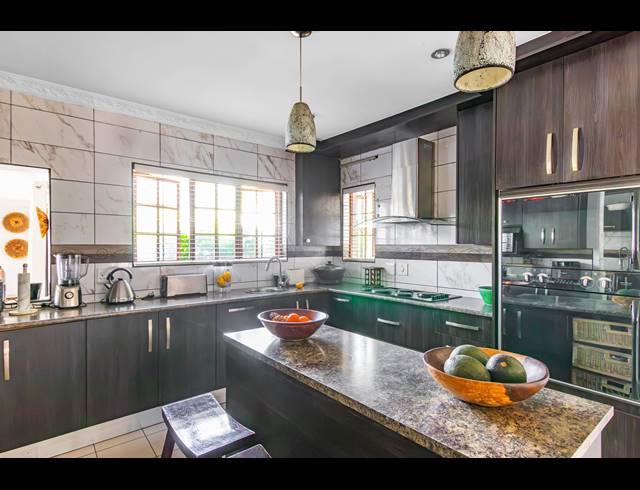 4 BEDROOM HOUSE FOR SALE IN NORTH RIDING AH